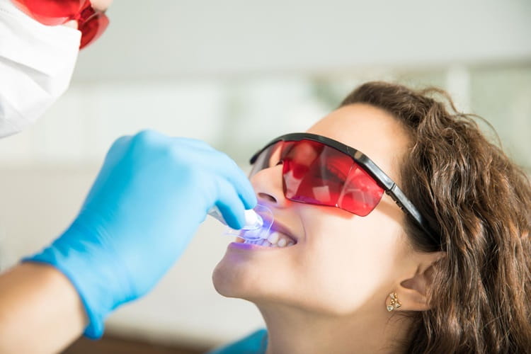 removing dental bacteria with ozone therapy
